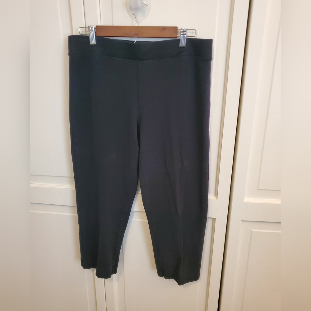 J Jill Slim Leg Black Cropped/Capri Knit Pants, Size M